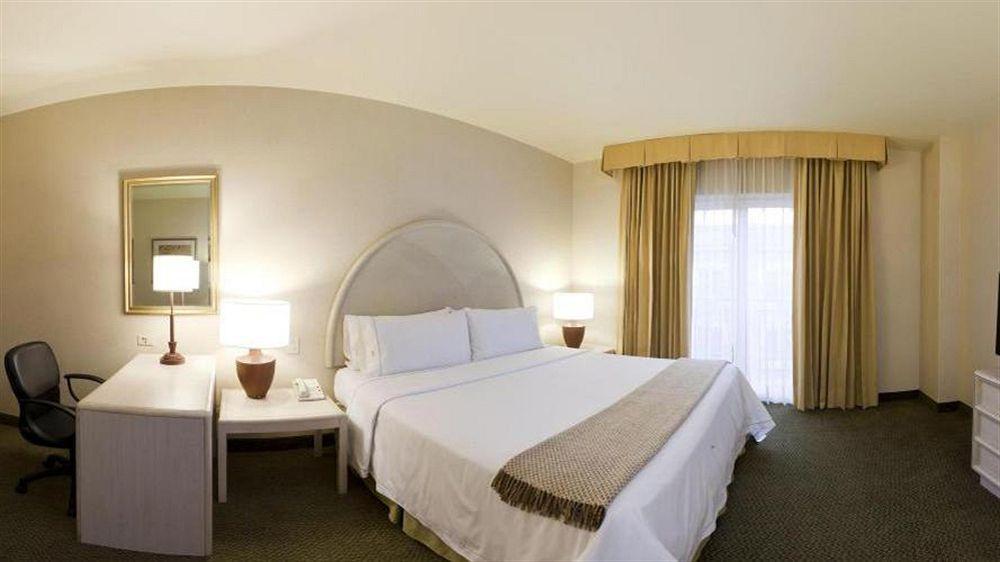Holiday Inn Express Torreon By Ihg Eksteriør bilde