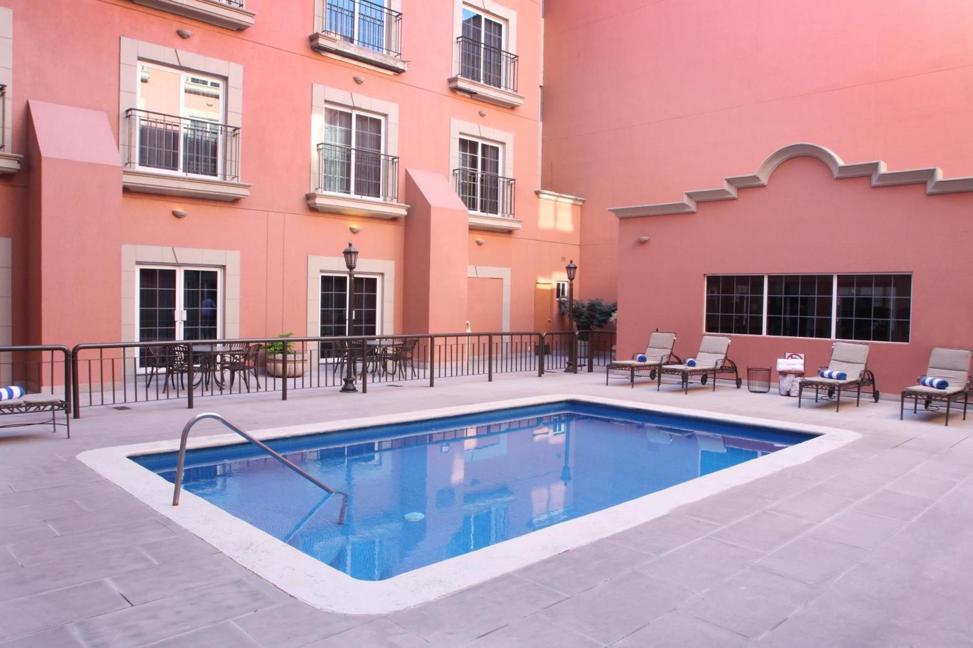 Holiday Inn Express Torreon By Ihg Eksteriør bilde